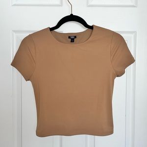 EXPRESS BODY CONTOUR CROPPED TEE (SIZE S)